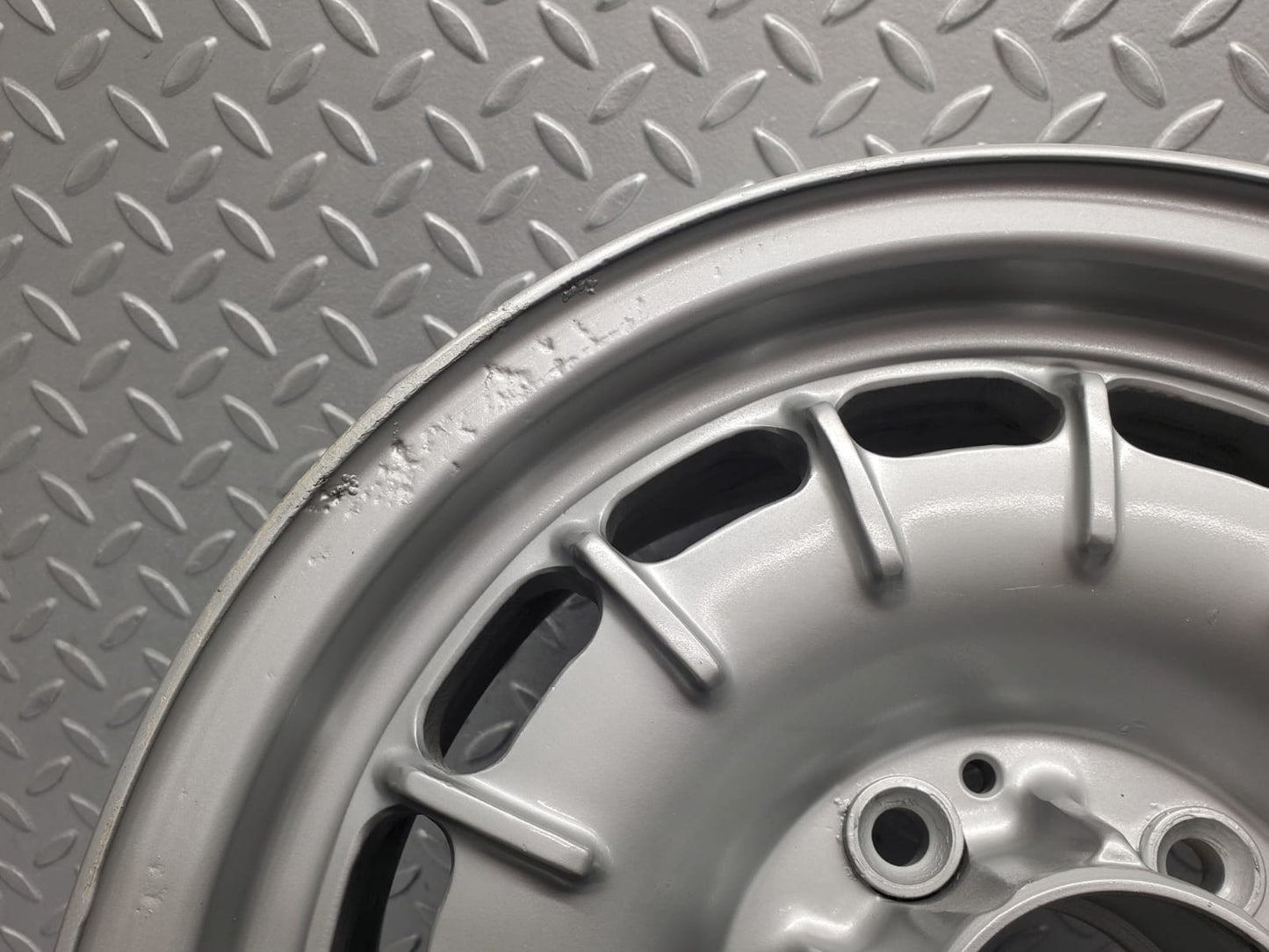 22845 Mercedes-Benz Alloy Wheel Set Mexican Hat 6.5Jx14H2 ET30 1084001002