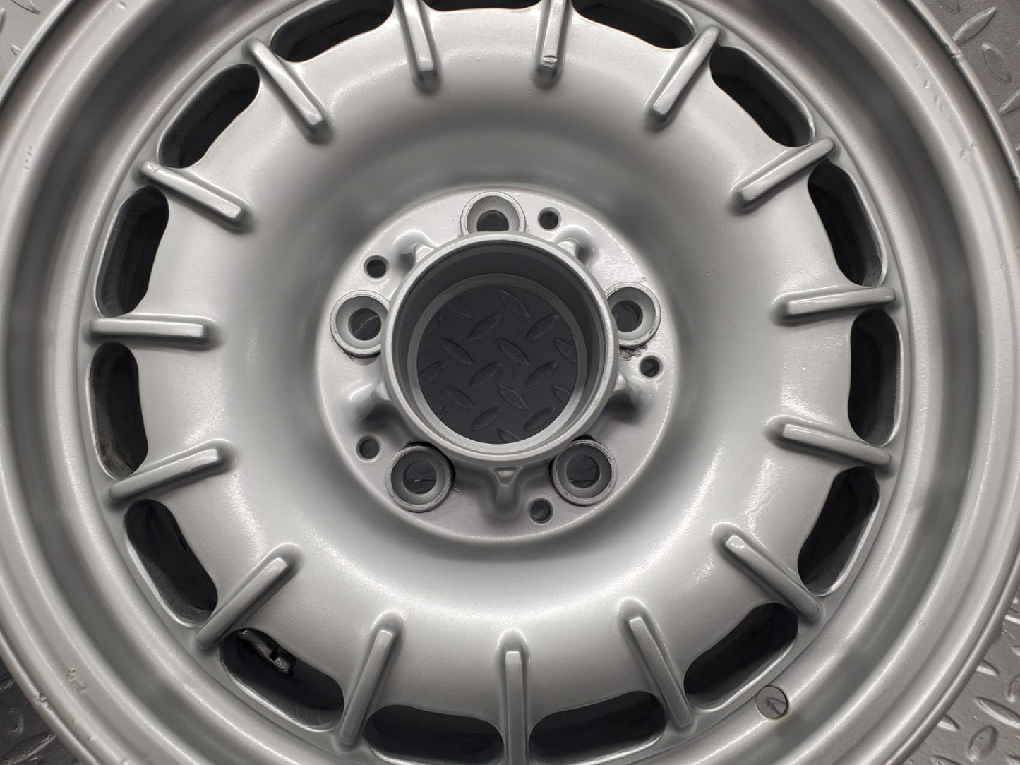22845 Mercedes-Benz Alloy Wheel Set Mexican Hat 6.5Jx14H2 ET30 1084001002