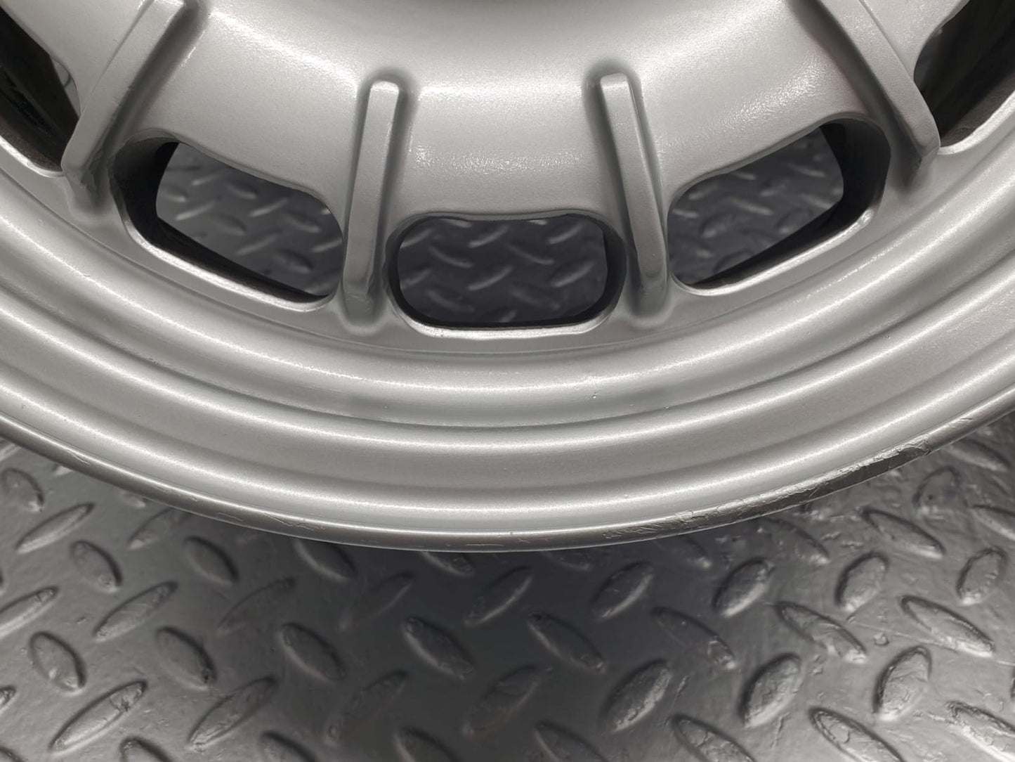 22845 Mercedes-Benz Alloy Wheel Set Mexican Hat 6.5Jx14H2 ET30 1084001002