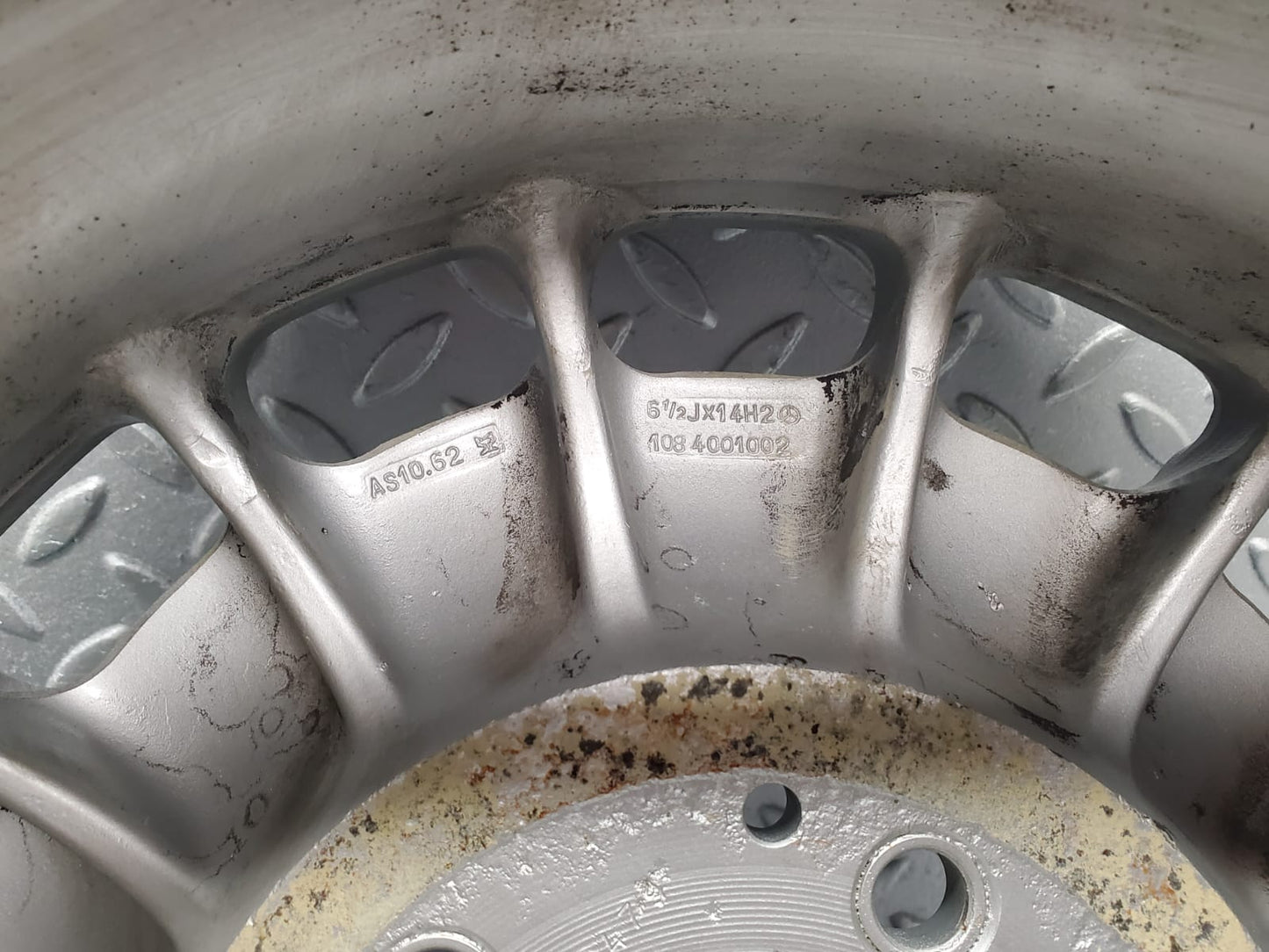 22845 Mercedes-Benz Alloy Wheel Set Mexican Hat 6.5Jx14H2 ET30 1084001002