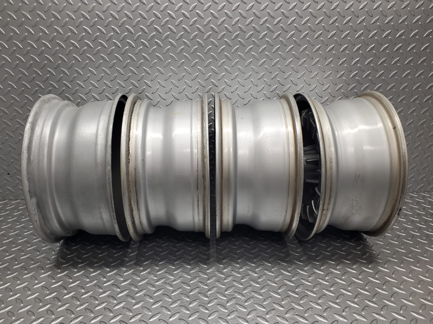 22845 Mercedes-Benz Alloy Wheel Set Mexican Hat 6.5Jx14H2 ET30 1084001002