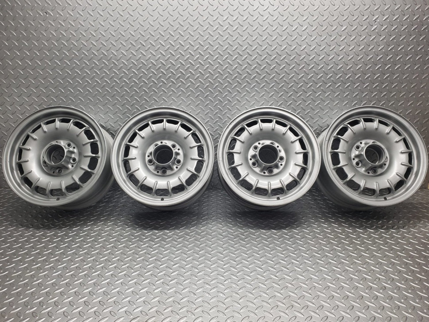 12120 Mercedes-Benz Alloy Wheel Set Mexican Hat 6Jx14H2 ET30 1084000902
