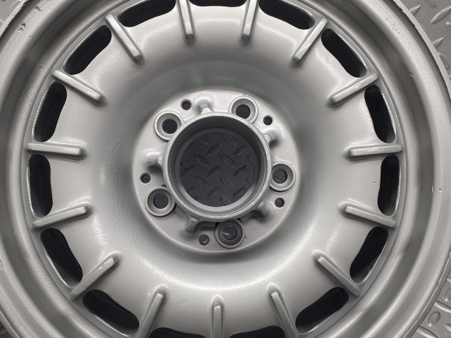 12120 Mercedes-Benz Alloy Wheel Set Mexican Hat 6Jx14H2 ET30 1084000902