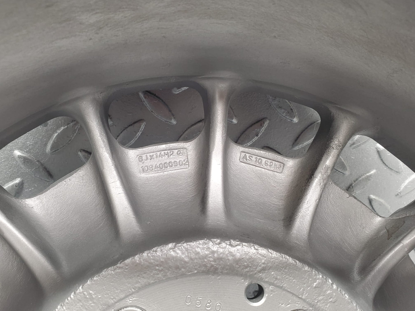 12120 Mercedes-Benz Alloy Wheel Set Mexican Hat 6Jx14H2 ET30 1084000902