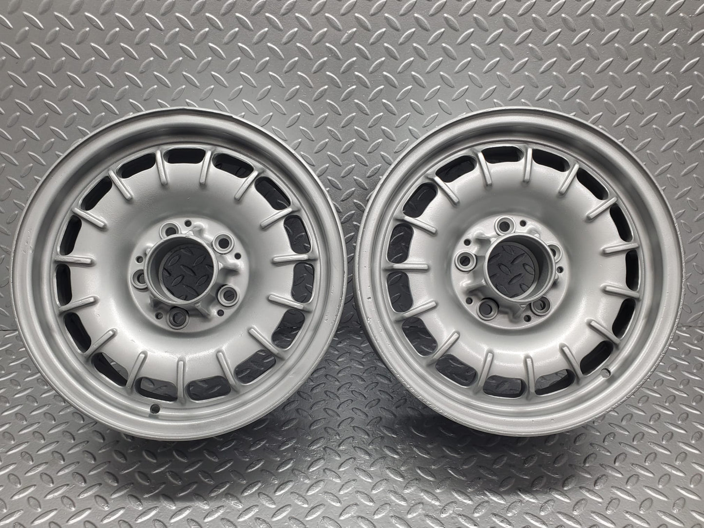 12120 Mercedes-Benz Alloy Wheel Set Mexican Hat 6Jx14H2 ET30 1084000902