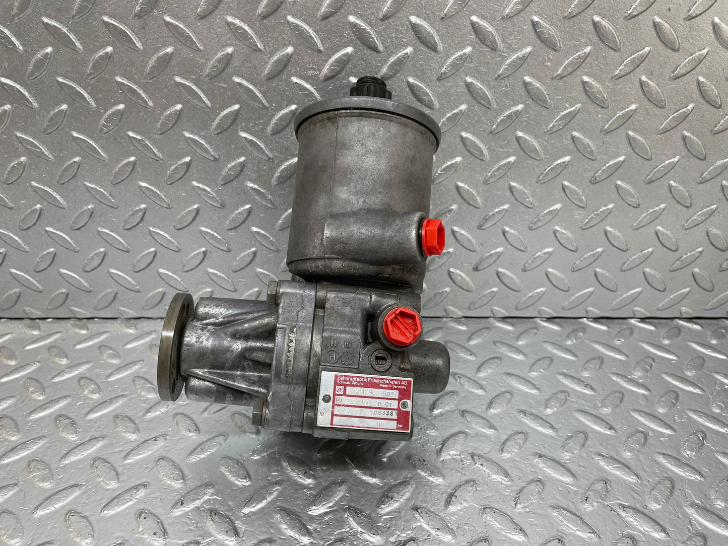 38580 Mercedes-Benz R129 280SL Coupe Power Steering Pump 2104662001 7681900502