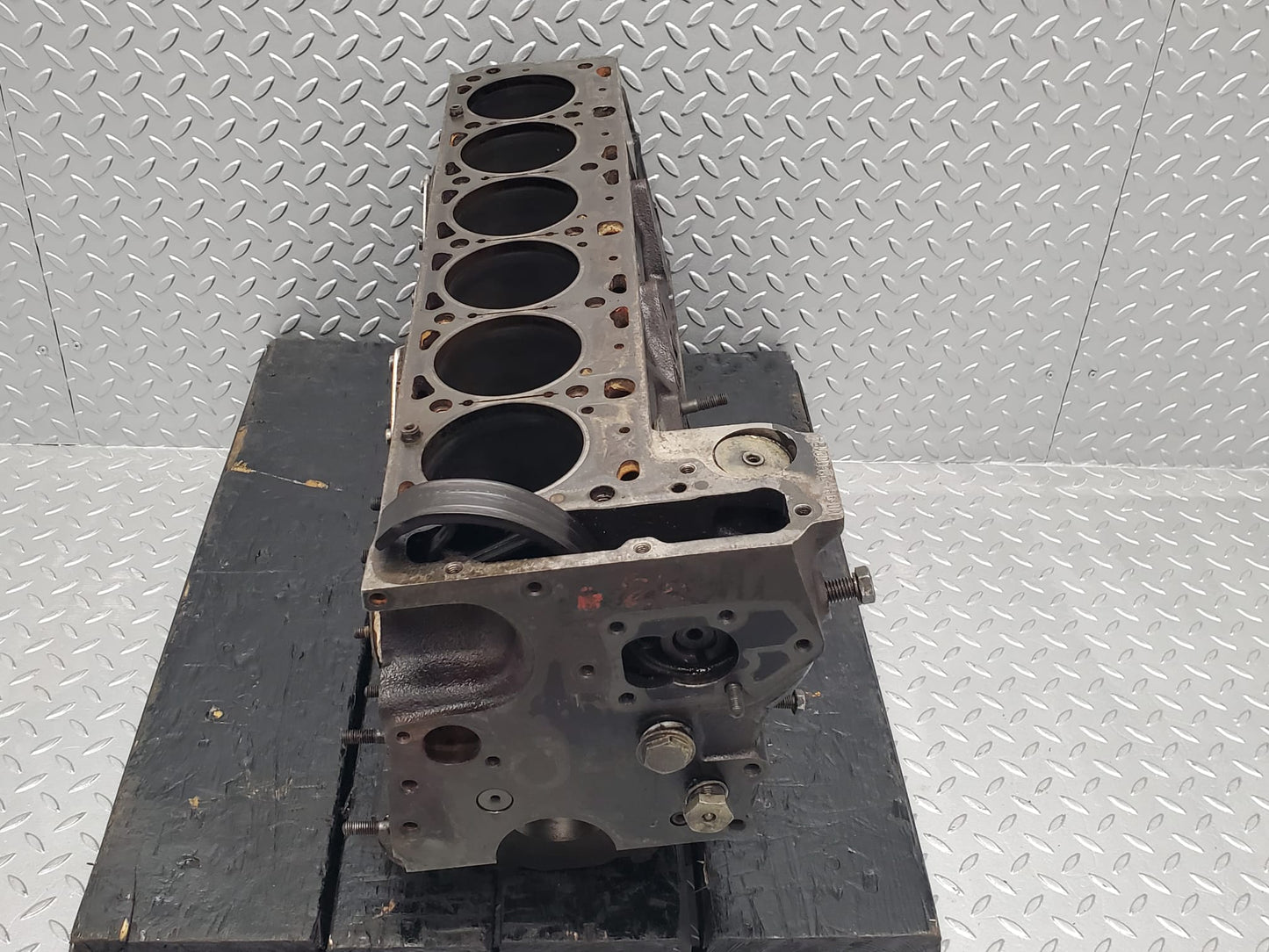 23677 Mercedes-Benz W114 280E Engine Block M110.981 1100110401