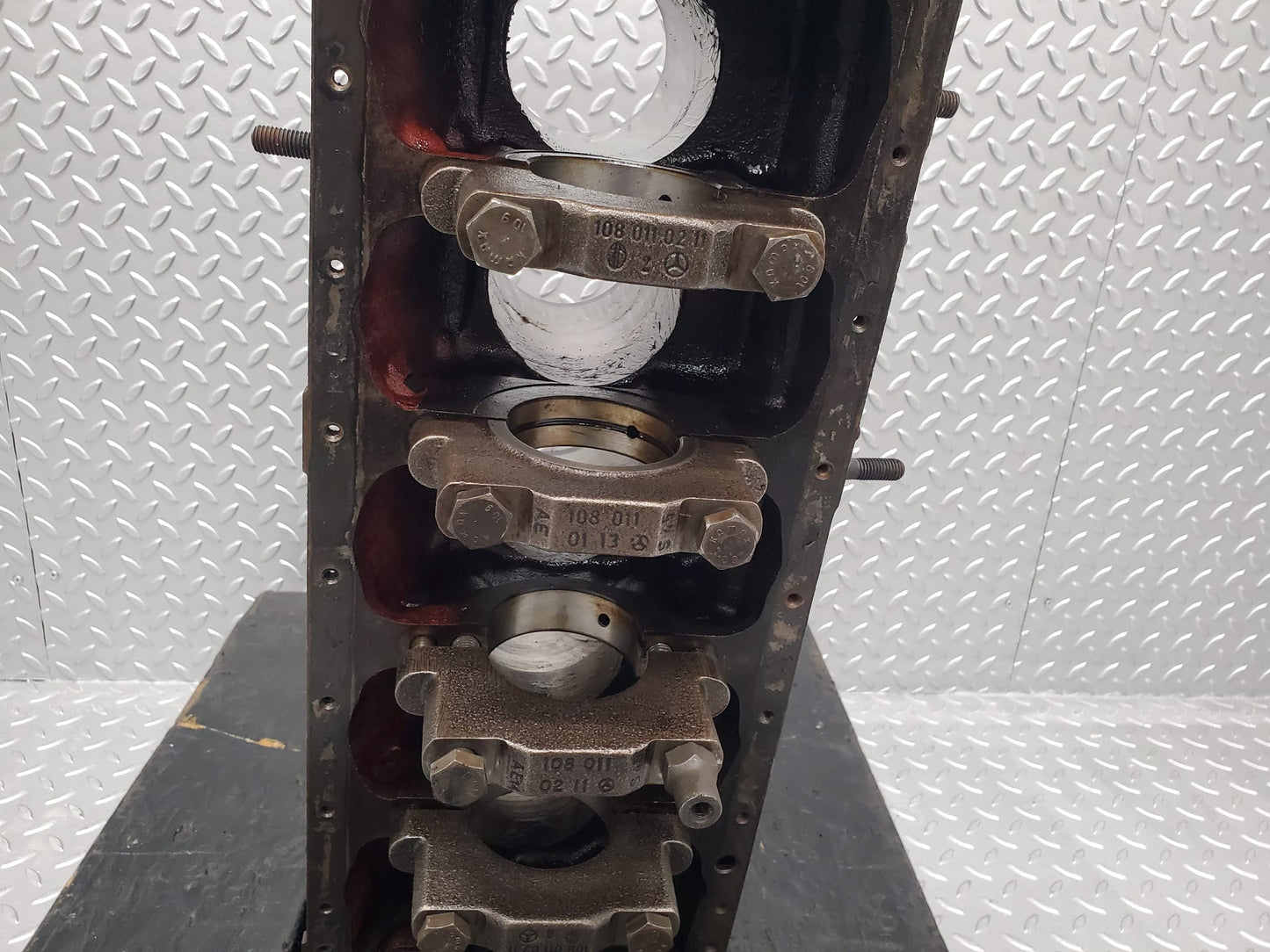 23677 Mercedes-Benz W114 280E Engine Block M110.981 1100110401