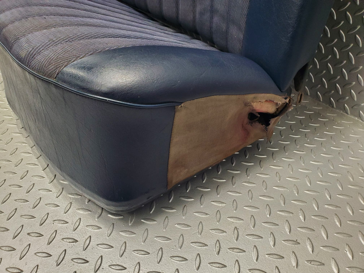 1426 Mercedes-Benz V123 240D LWB Rear Seats Blue
