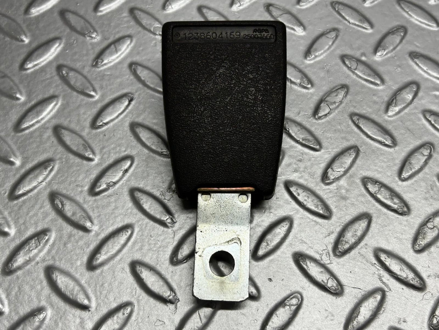 15909 Mercedes-Benz W123 280E Front Right Seat Belt With Buckle 1238609485 1238604169