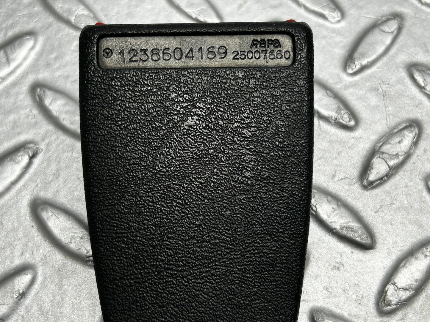 15909 Mercedes-Benz W123 280E Front Right Seat Belt With Buckle 1238609485 1238604169