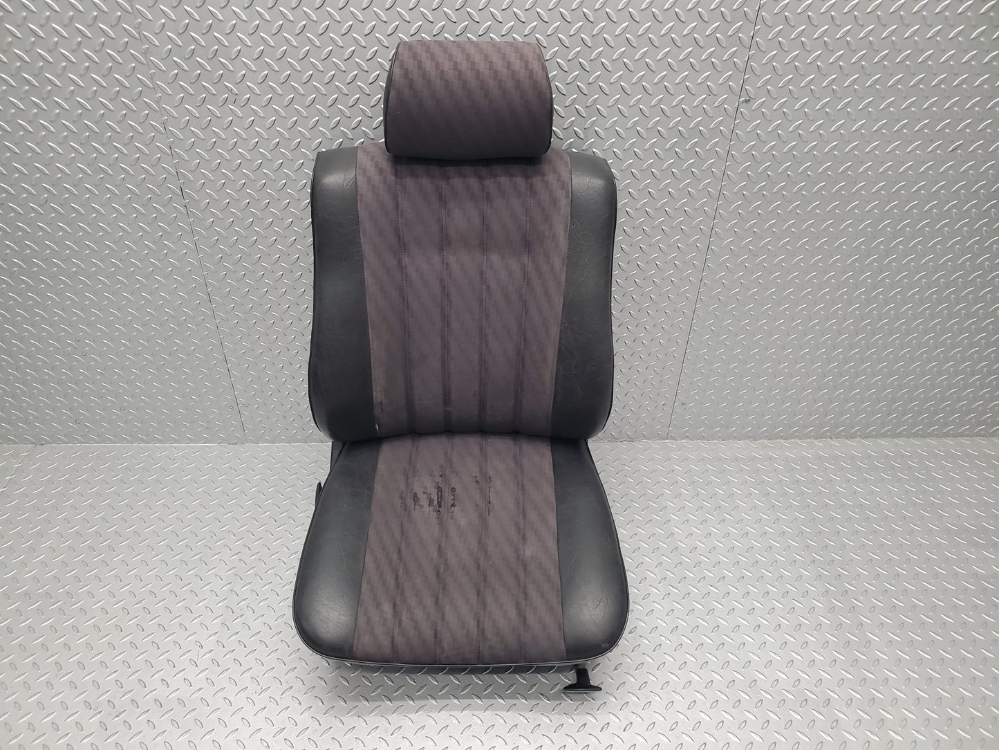 27851 Mercedes-Benz W123 280E Front Right Driver Seat