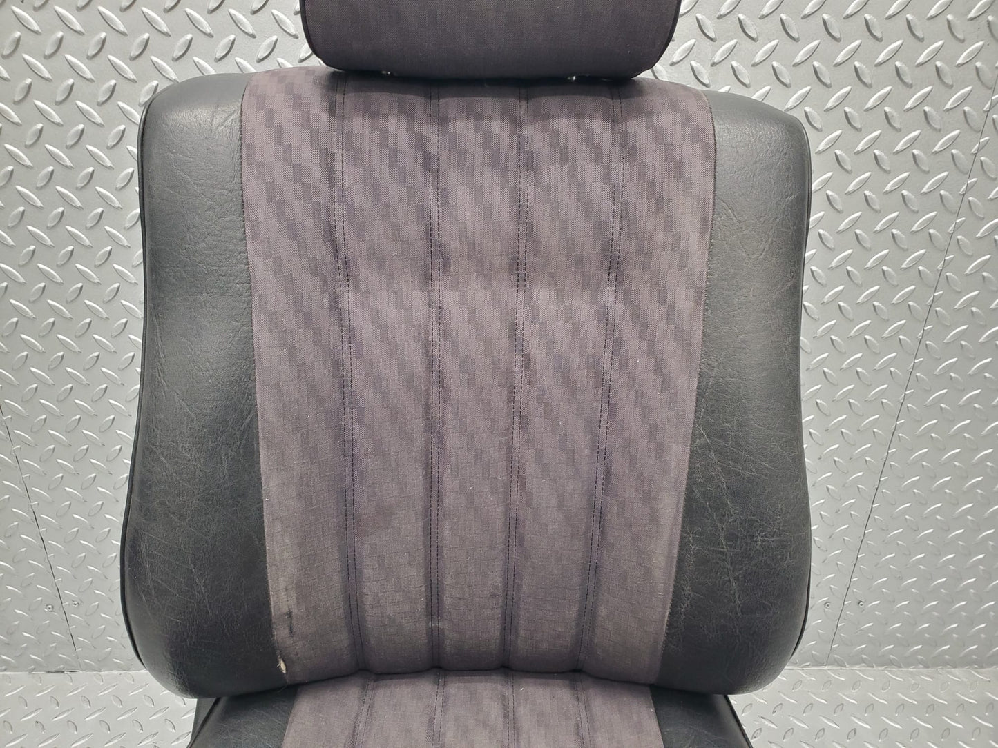 27851 Mercedes-Benz W123 280E Front Right Driver Seat