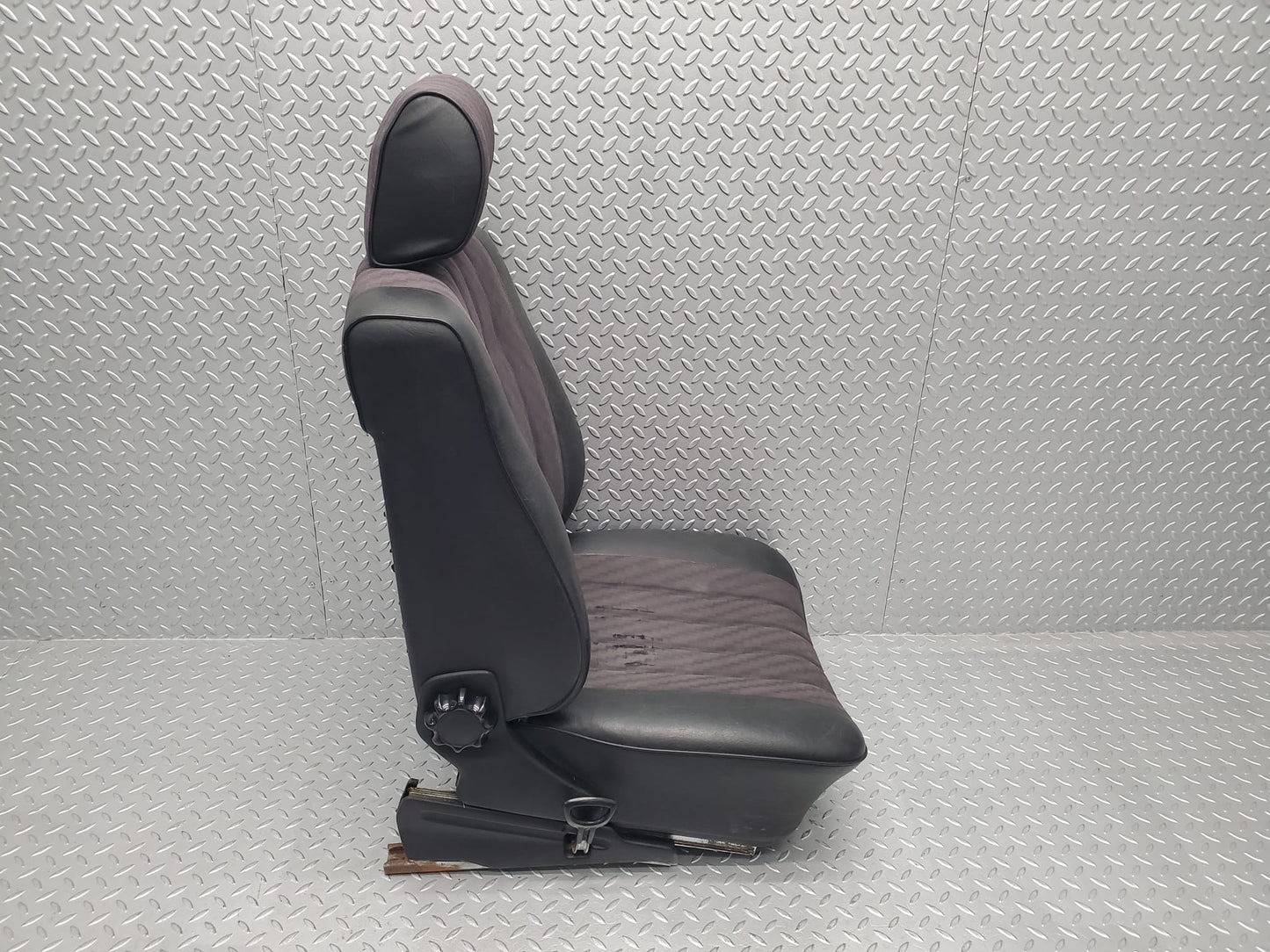 27851 Mercedes-Benz W123 280E Front Right Driver Seat