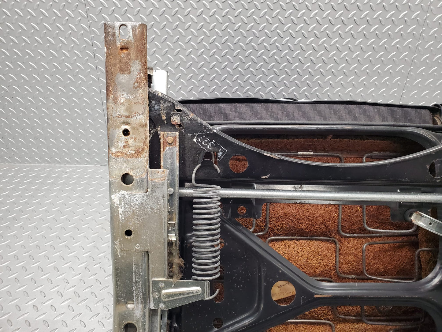 27851 Mercedes-Benz W123 280E Front Right Driver Seat