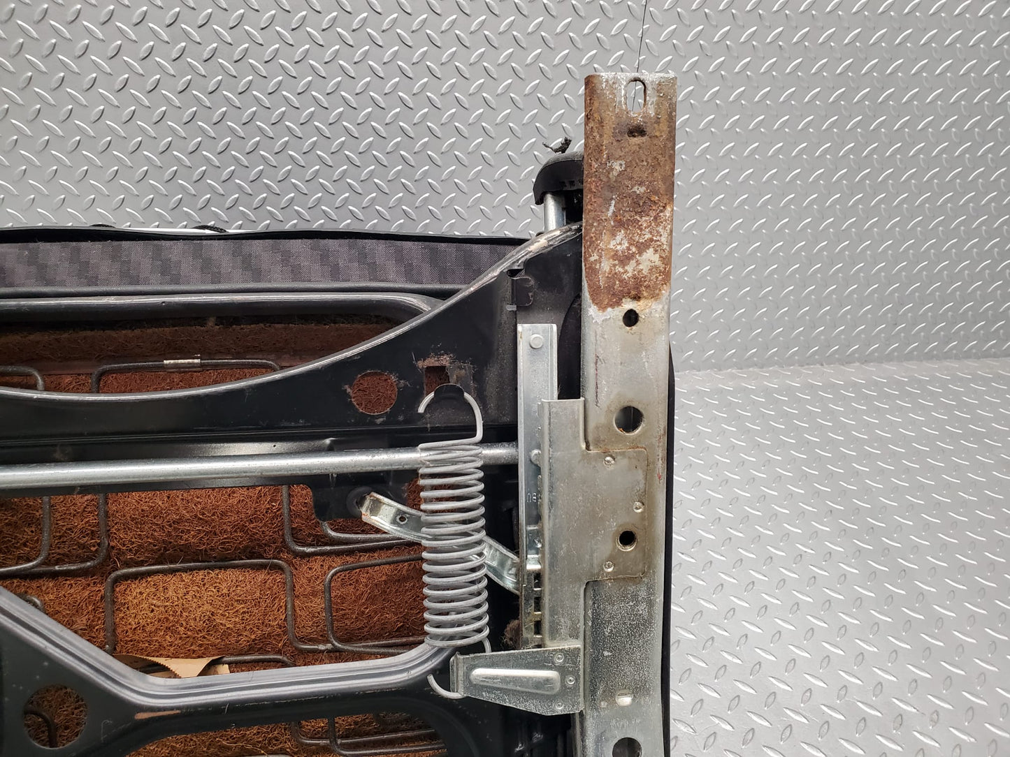 27851 Mercedes-Benz W123 280E Front Right Driver Seat