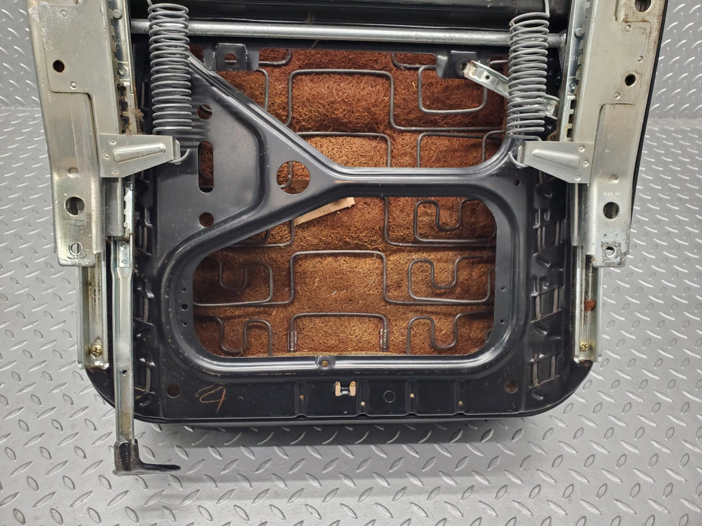 27851 Mercedes-Benz W123 280E Front Right Driver Seat